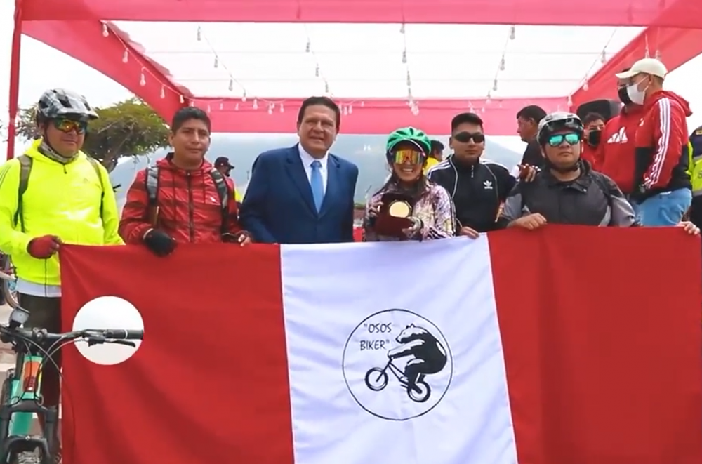 Ciclistas y Alcalde.png