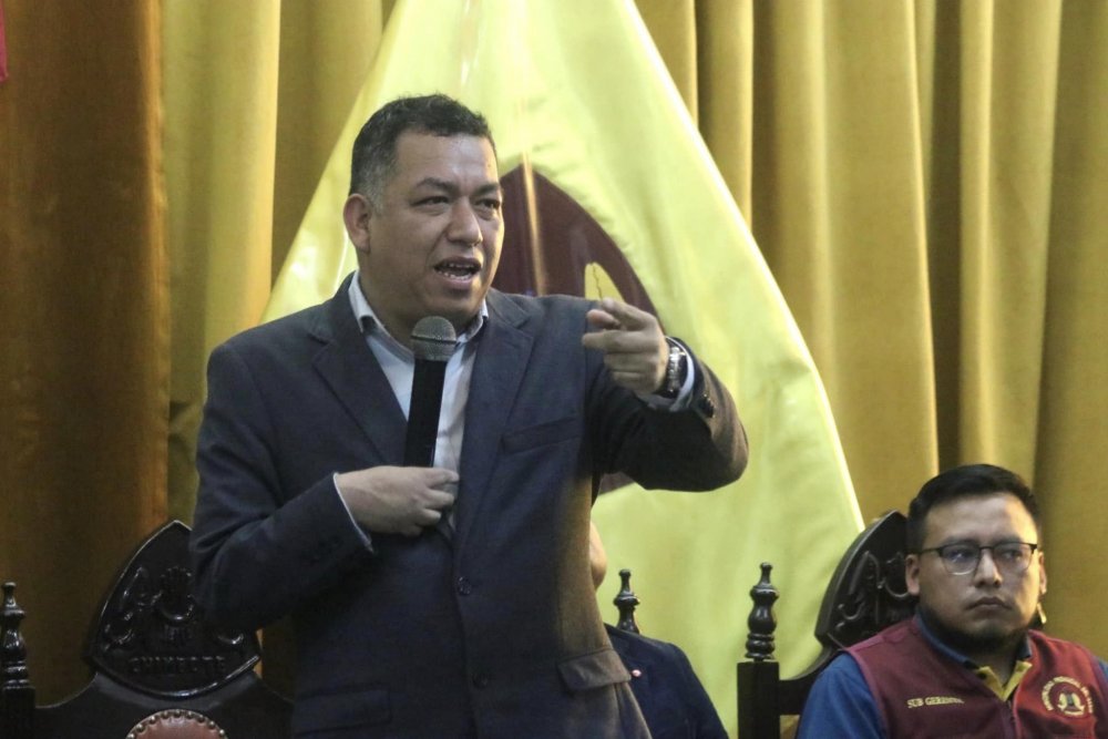 Congresista Darwin Espinoza.jpg