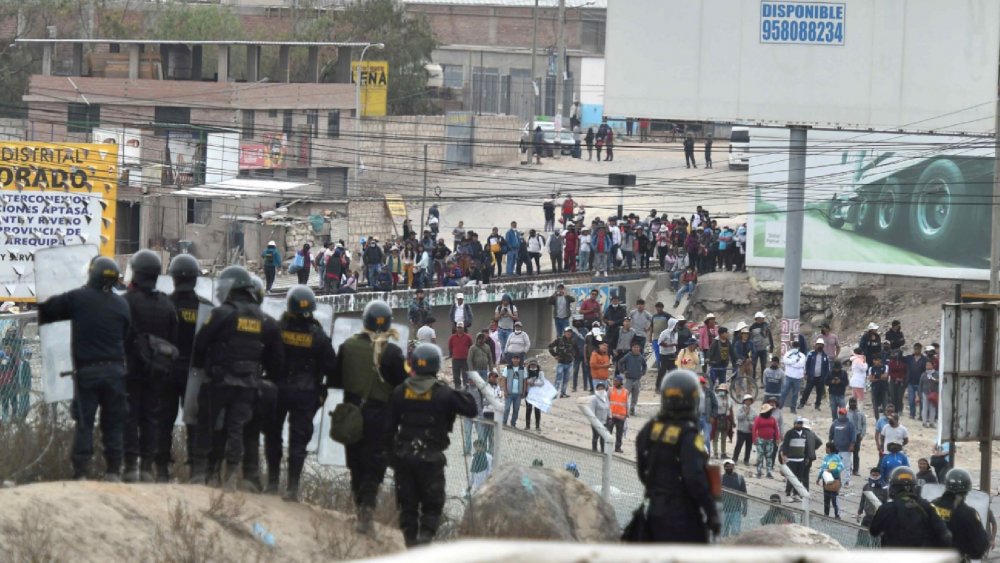 Crisis Política 3.jpg