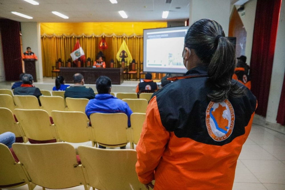 Integrantes Defensa Civil Chimbote2.jpg