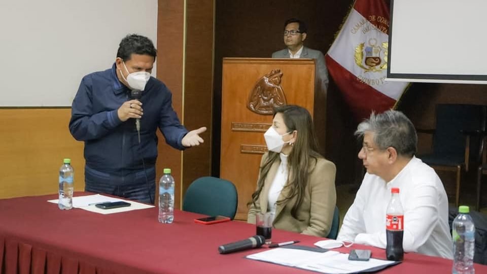 Alcalde Roberto Briceño solicitó a ministro de energía reunión con Petroperú para solucionar invasión de calle de empresa estatal