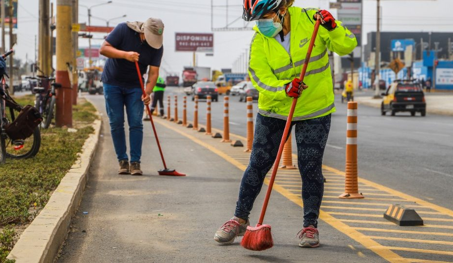 Municipalidad Povincial y asociaciones de ciclistas realizaron limpieza de ciclovías en Chimbote