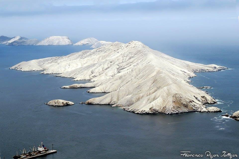 Isla Blanca Chimbote.jpg