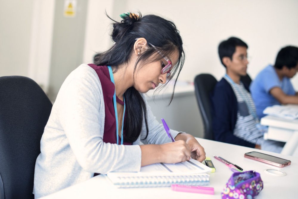 Otorgarán 60 becas de estudio a universitarios que busquen especializarse en regulación pública de telecomunicaciones