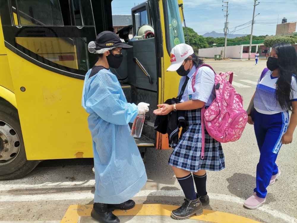 Nepeña: Se inicia el servicio gratuito del bus escolar