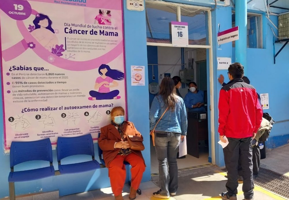 EsSalud Huaraz exhorta a las aseguradas realizarse prueba de papanicolaou y mamografía para prevención de cáncer