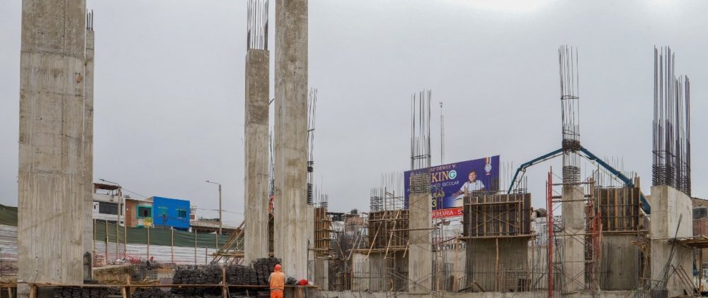 A paso firme avanza la ejecución de la obra de construcción del Teatro Municipal de Chimbote