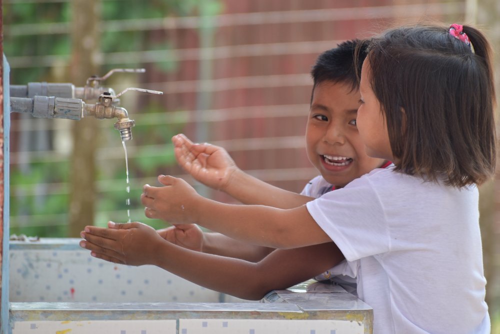 SUNASS buscará que escolares tomen agua segura en colegios en los próximos 4 años