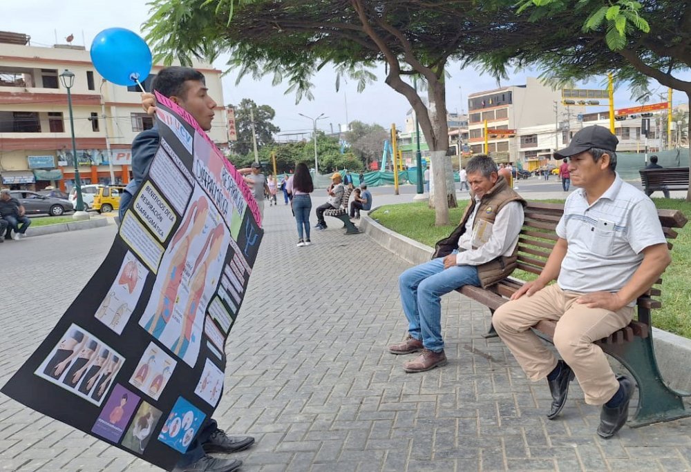 Chimbotanos participaron de campaña psicológica organizada por la UCV