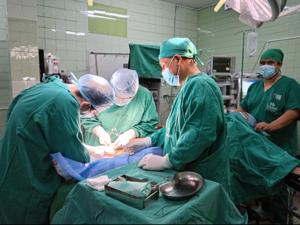 EsSalud Áncash realiza cirugías sin corte para extraer varices a dos adultos mayores