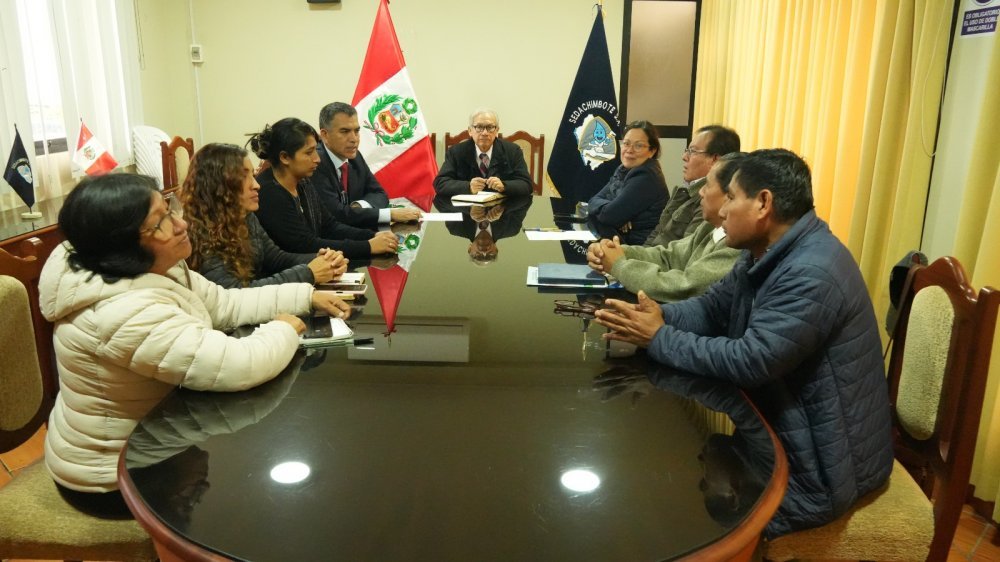 Gerente de Sedachimbote se reúne con pueblos de Nuevo Chimbote para poder brindarles acceso al agua potable