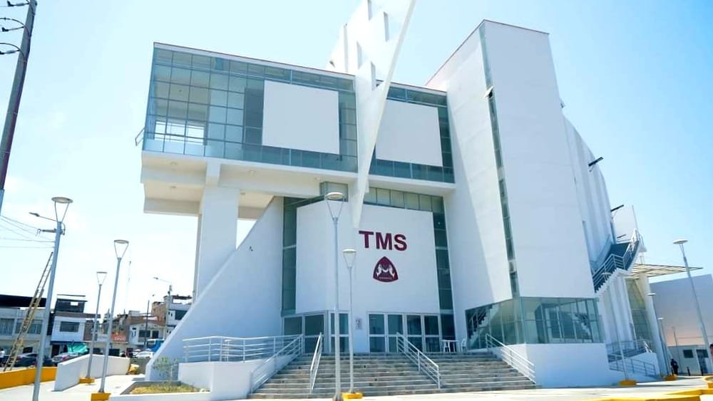 Alcalde Luis Gamarra anuncia gran inauguración del Teatro Municipal de Chimbote
