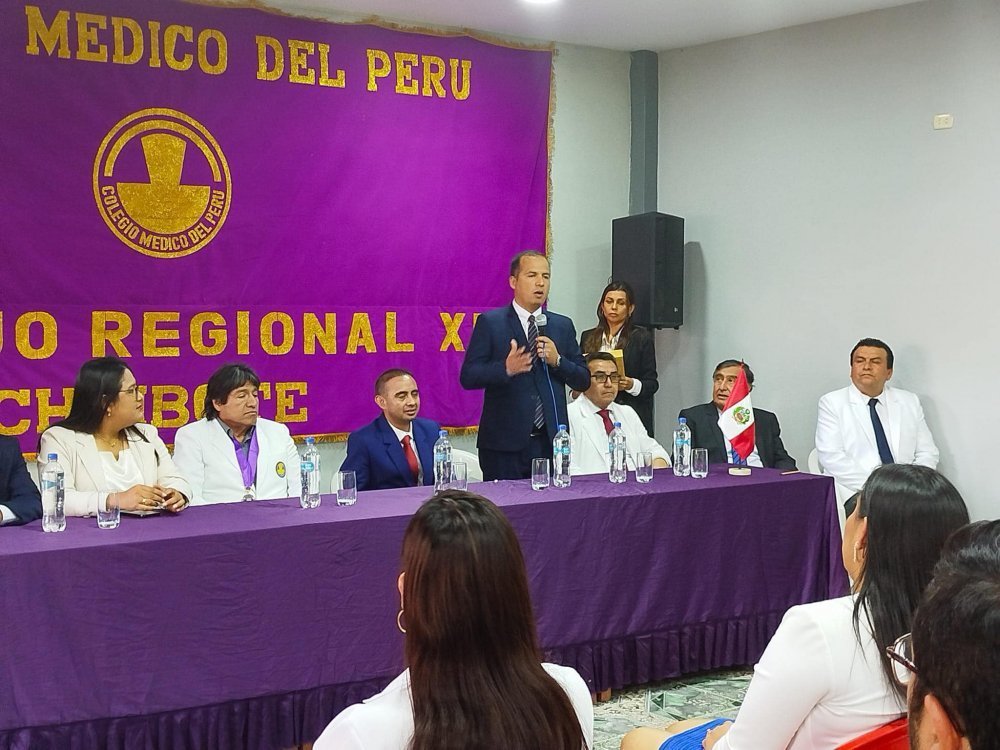 Participación del Director de la DIRESA Áncash en Ceremonia de Culminación del Residentado Médico