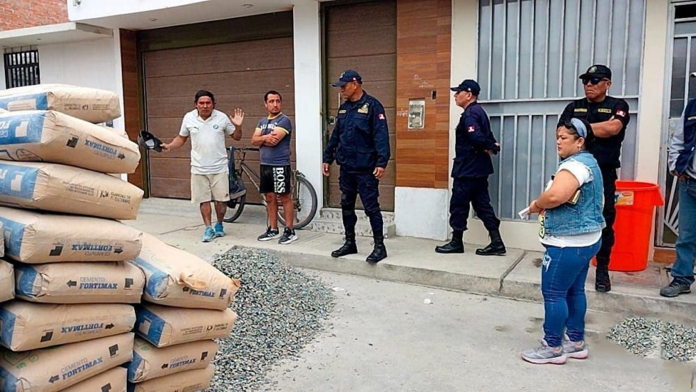 Paralizan construcciones de viviendas por carecer de licencia