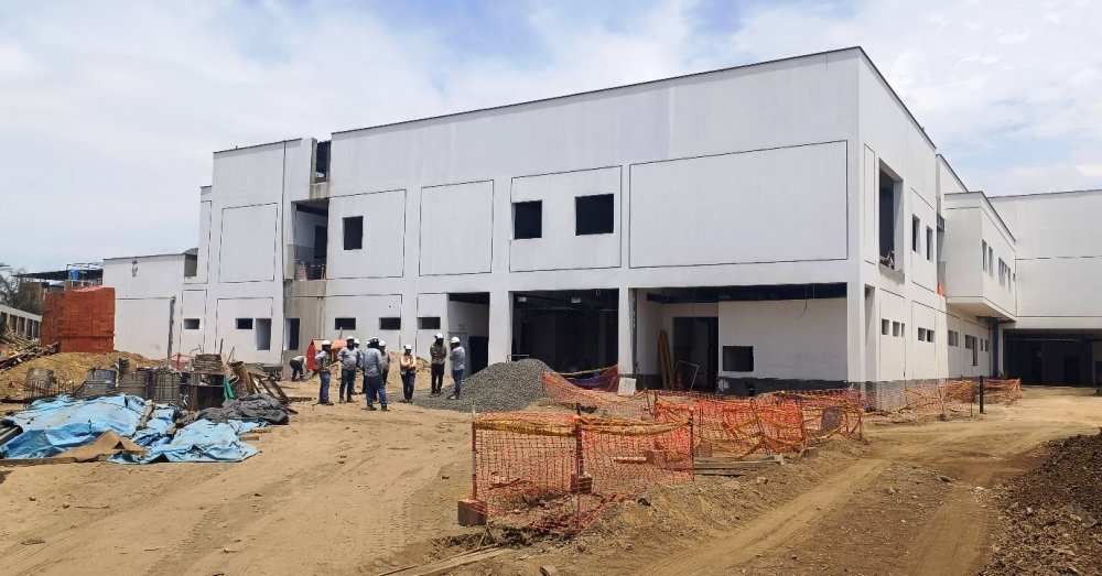 Contraloría advierte que demora en obra del centro de salud San Jacinto se debe a impedimento para habilitar acceso