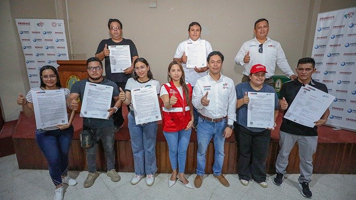 Loreto: Sanipes entrega 14 títulos habilitantes a operadores de la pesca y la acuicultura para dinamizar el comercio de productos hidrobiológicos