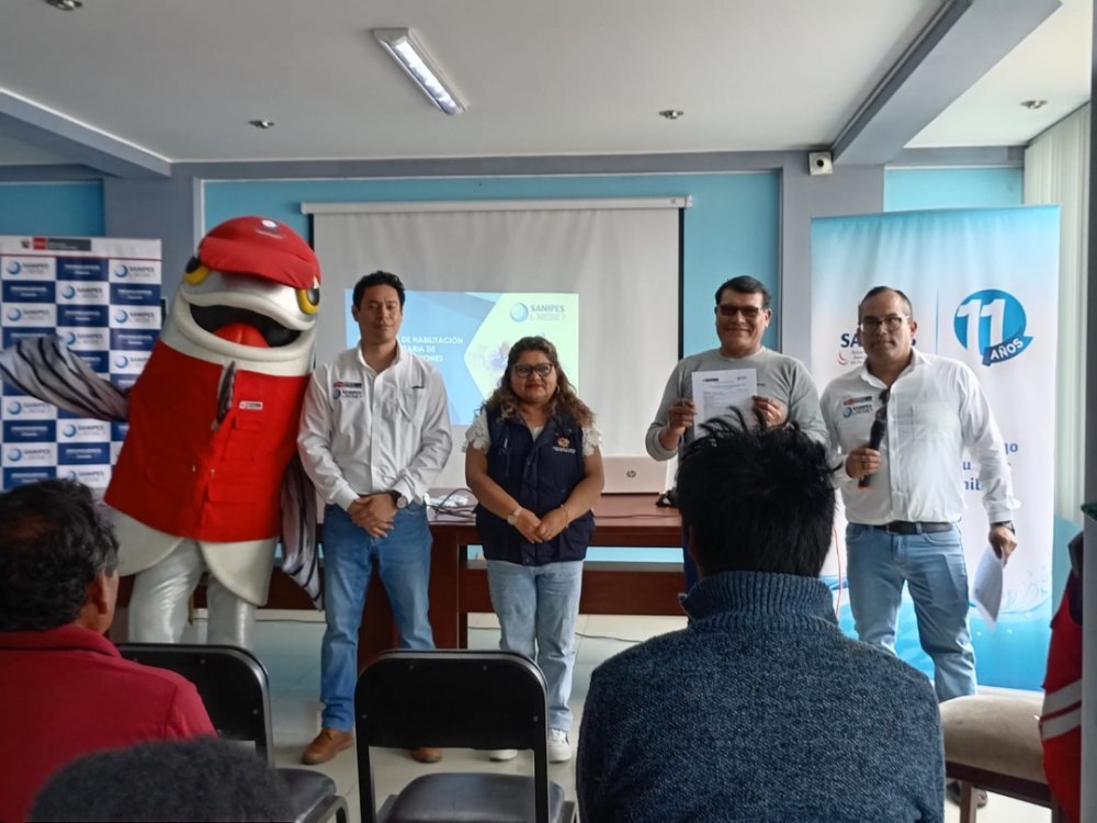 Arequipa: Sanipes entrega 50 habilitaciones sanitarias a pescadores fortaleciendo la formalización y el consumo de productos hidrobiológicos