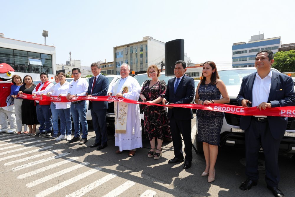 PRODUCE incorpora moderna flota de 22 vehículos para reforzar la sanidad pesquera y el acceso a alimentos nutritivos a nivel nacional