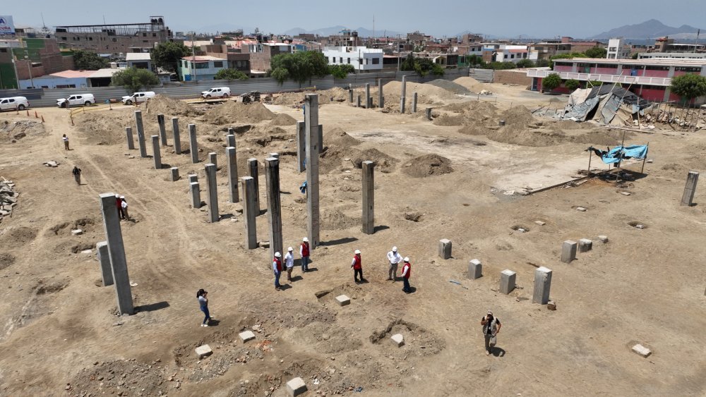 Contraloría interviene en Chimbote para destrabar obra educativa paralizada