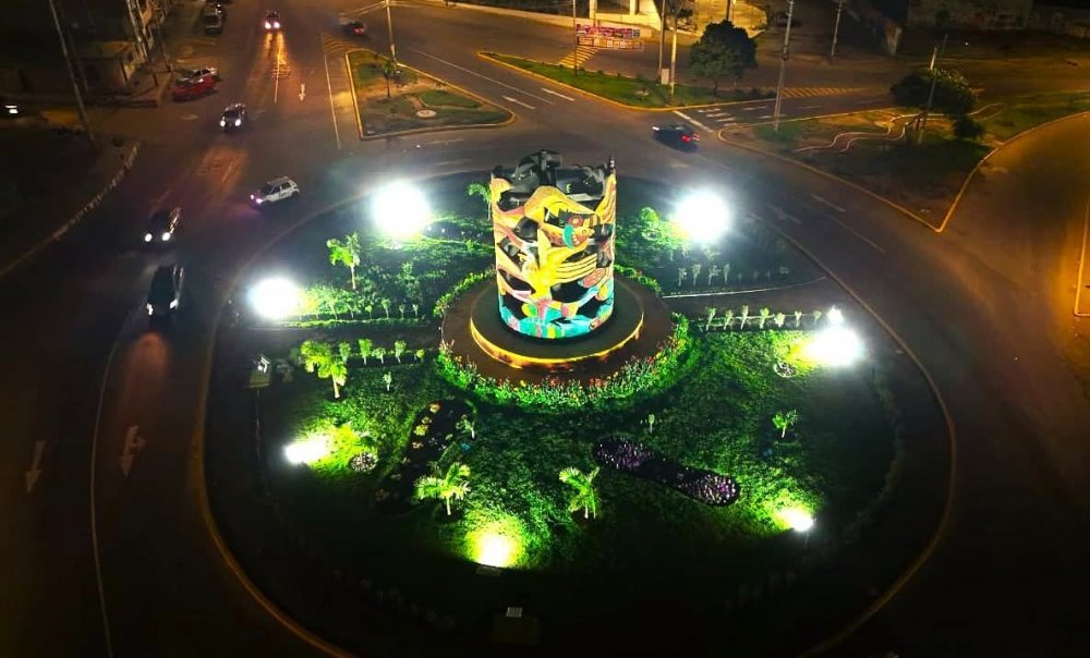 Municipalidad Provincial del Santa inaugura la Nueva iluminación del Óvalo San Pedro y recupera un emblemático espacio de Chimbote
